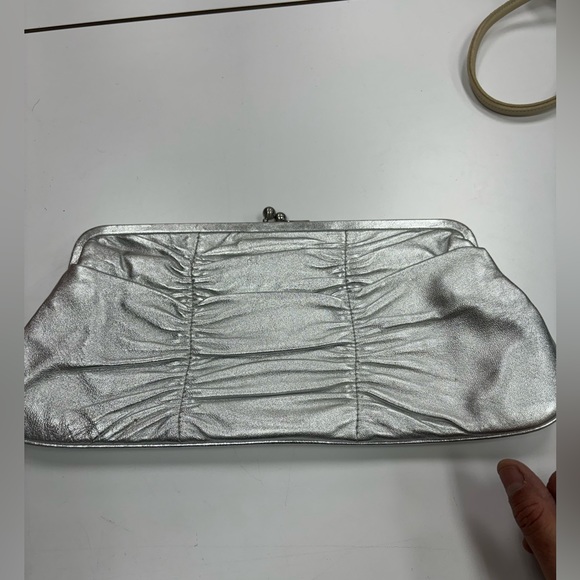 Hobo Silver Leather Clutch Bag with Chain - Picture 4 of 5